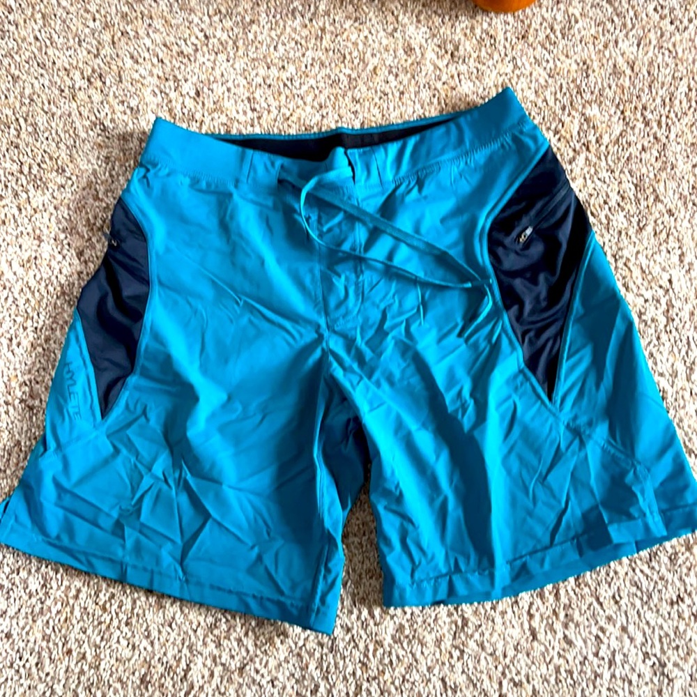Hylete Large Above Knee Shorts